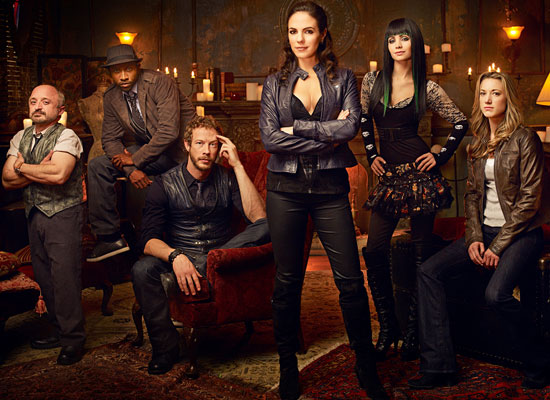 Photo of Lost Girl: Season 3 (Three) Picture 2
